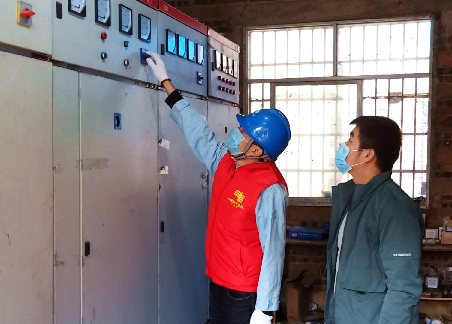 平塘供電局：主動走訪現(xiàn)場辦公，助推企業(yè)有序復(fù)工
