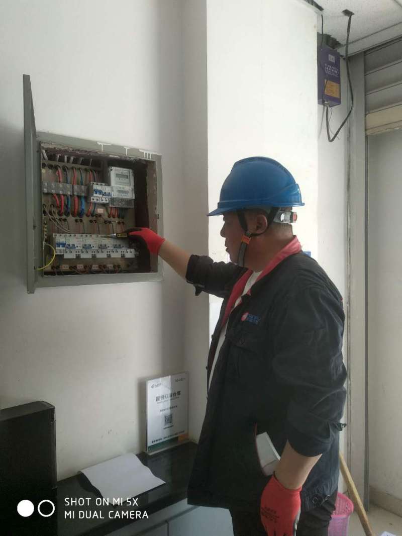 天富供電產業(yè)泉莫管理所：入戶走訪、提高客戶滿意度