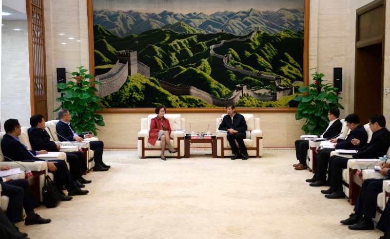 陳飛虎會(huì)見(jiàn)江西省委常委、副省長(zhǎng)吳忠瓊