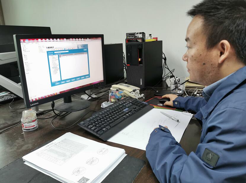 “穿搭”二維碼，浙江慈溪市供電公司工程檔案數(shù)字化，讓資料“動(dòng)”起來