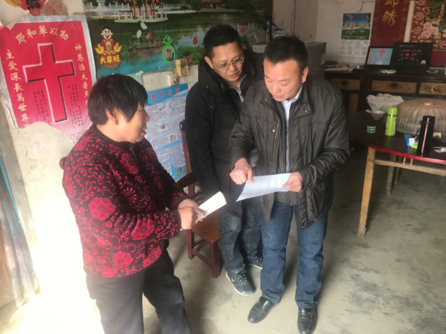 張紅軍：用真心，換真情，扶真貧