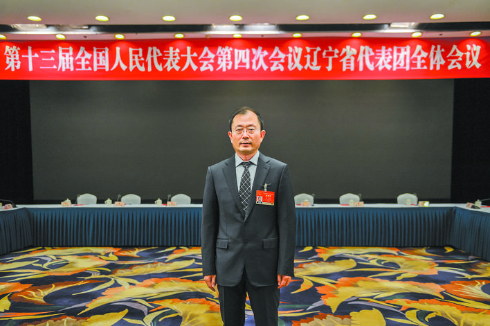國(guó)人大代表 國(guó)網(wǎng)遼寧省電力有限公司董事長(zhǎng)、黨委書記石玉東：加強(qiáng)能源互濟(jì) 促進(jìn)能源互聯(lián)網(wǎng)發(fā)展