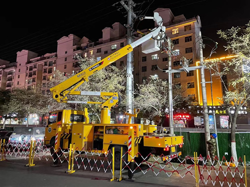 烏海電業(yè)局配電帶電作業(yè)處：堅守蒙電責任，勇戰(zhàn)寒潮