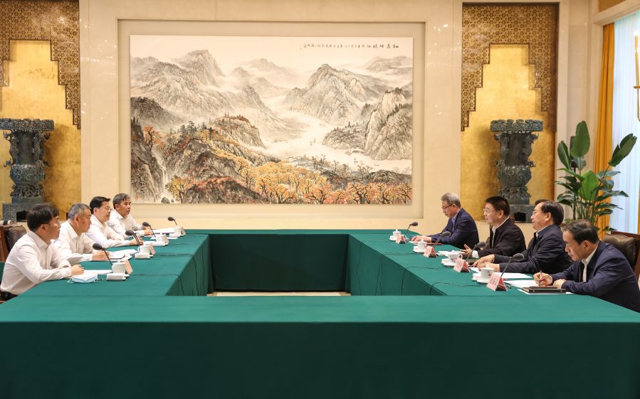 雷鳴山、韓君拜會(huì)湖北省委書(shū)記王蒙徽、省長(zhǎng)王忠林