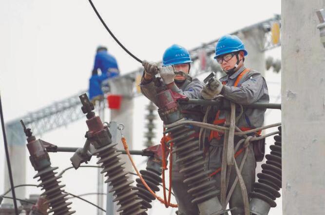 遼寧大連供電公司構(gòu)建現(xiàn)代化施工服務體系 加快推動地區(qū)能源綠色轉(zhuǎn)型