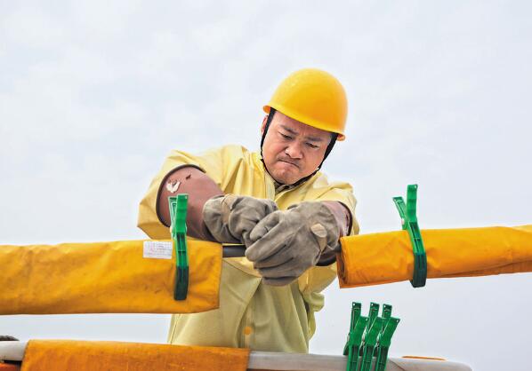實(shí)干巧干 創(chuàng)新創(chuàng)效——記全國五一勞動獎(jiǎng)?wù)芦@得者張冬