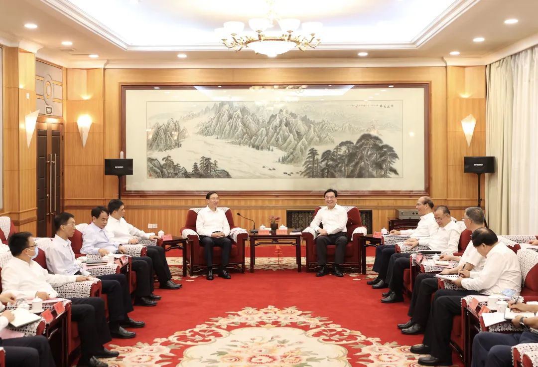 國家電網(wǎng)董事長、黨組書記辛保安與青海省委書記信長星、省長吳曉軍會談