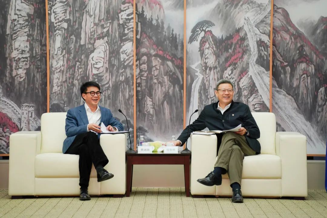 國(guó)家電投黨組書(shū)記、董事長(zhǎng)錢智民會(huì)見(jiàn)申能集團(tuán)黨委書(shū)記、董事長(zhǎng)黃迪南