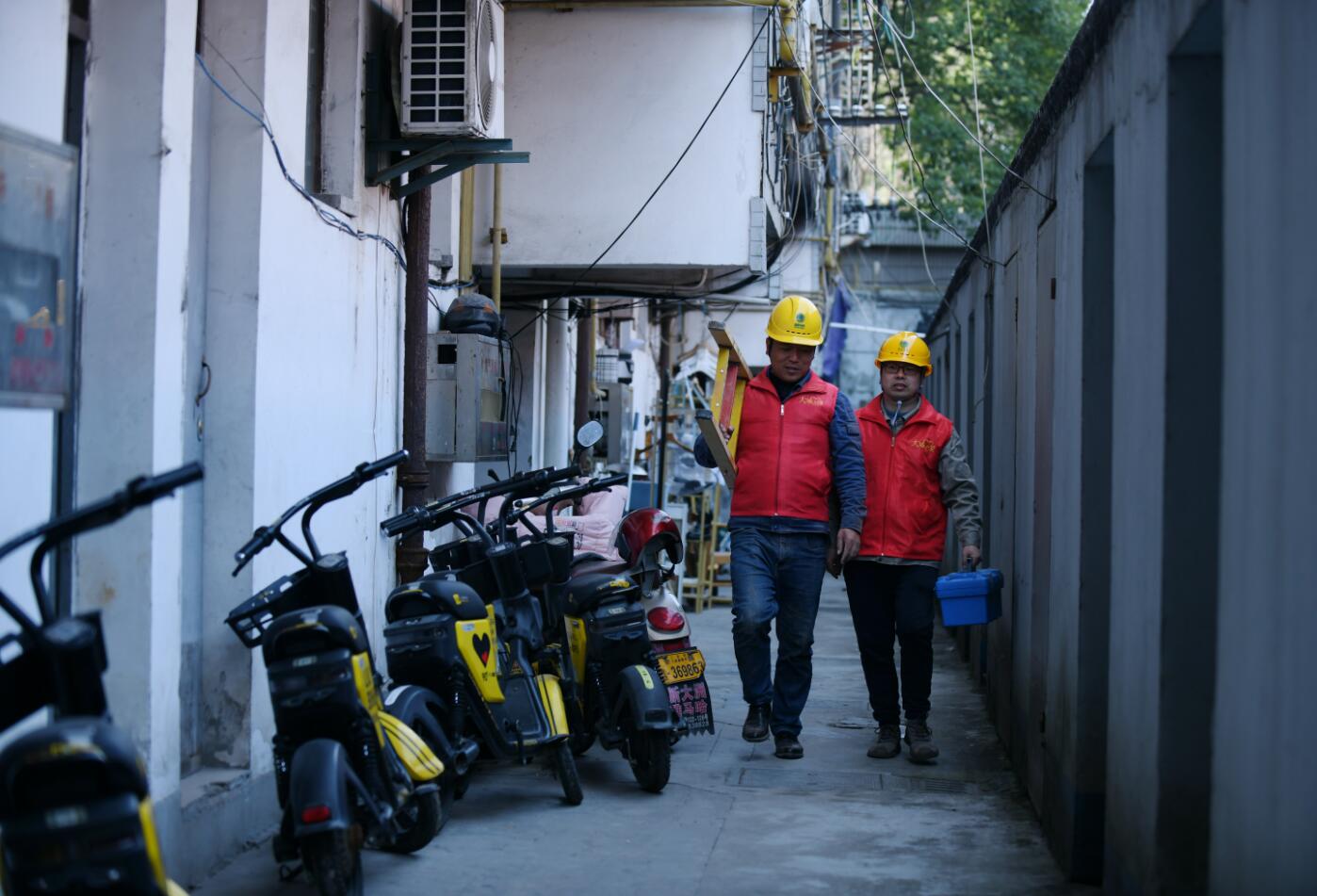 國(guó)網(wǎng)余姚市供電公司：“點(diǎn)亮黑樓道2.0”，借“光”照亮居民歸家路