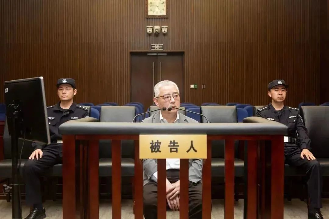 被控受賄1.56億，原上海電氣集團(tuán)股份有限公司總裁、董事長(zhǎng)鄭建華受審