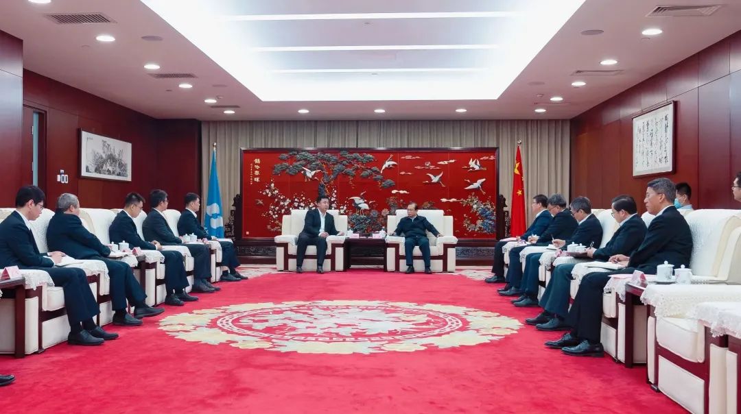 華電集團(tuán)黨組書(shū)記、董事長(zhǎng)江毅會(huì)見(jiàn)海博思創(chuàng)董事長(zhǎng)、總經(jīng)理張劍輝