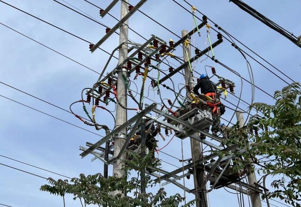 六五四供電公司奮戰(zhàn)8小時，順利完成新線路投運