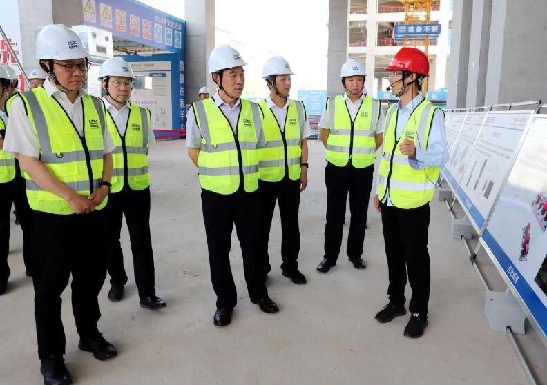 中國能建黨委副書記、總經(jīng)理孫洪水到西北城建未來廣場A區(qū)項(xiàng)目開展安全生產(chǎn)督導(dǎo)