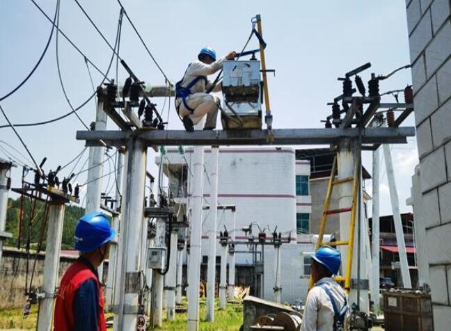 國網祁陽市供電公司首次完成10千伏中壓發(fā)電并網不停電作業(yè)
