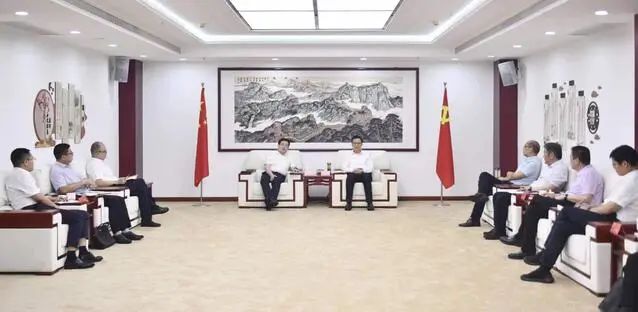 漯河市委書記秦保強、市長黃鈁會見中國電建華中區(qū)總部黨委書記、總經理蹇尚友一行