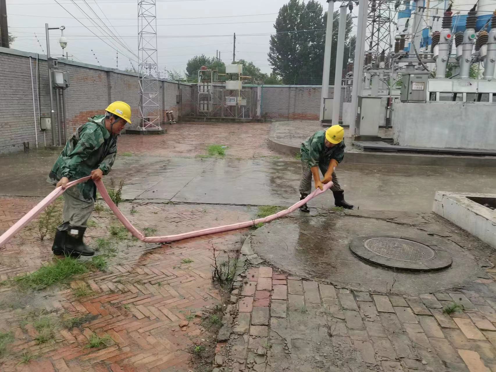 京津冀地區(qū)迎來(lái)極端強(qiáng)降雨，國(guó)網(wǎng)冀北電力近7000人迎戰(zhàn)