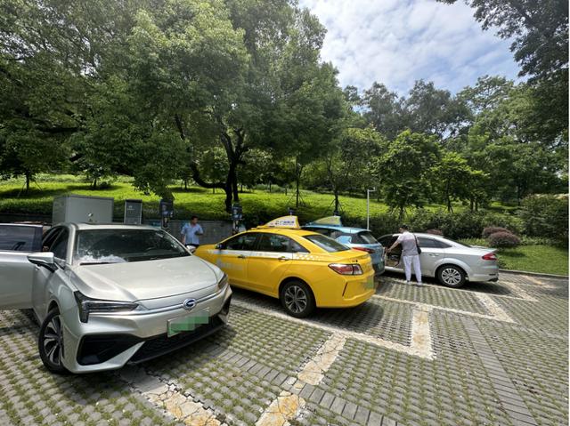 調(diào)查丨多地充電樁電價(jià)漲幅20%以上，分時(shí)電價(jià)與行業(yè)競(jìng)爭(zhēng)多方博弈