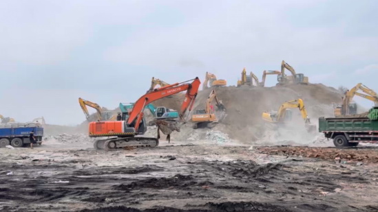 【防汛救災(zāi) 央企行動】爭分奪秒加固堤壩，中建集團馳援天津防汛抗洪一線