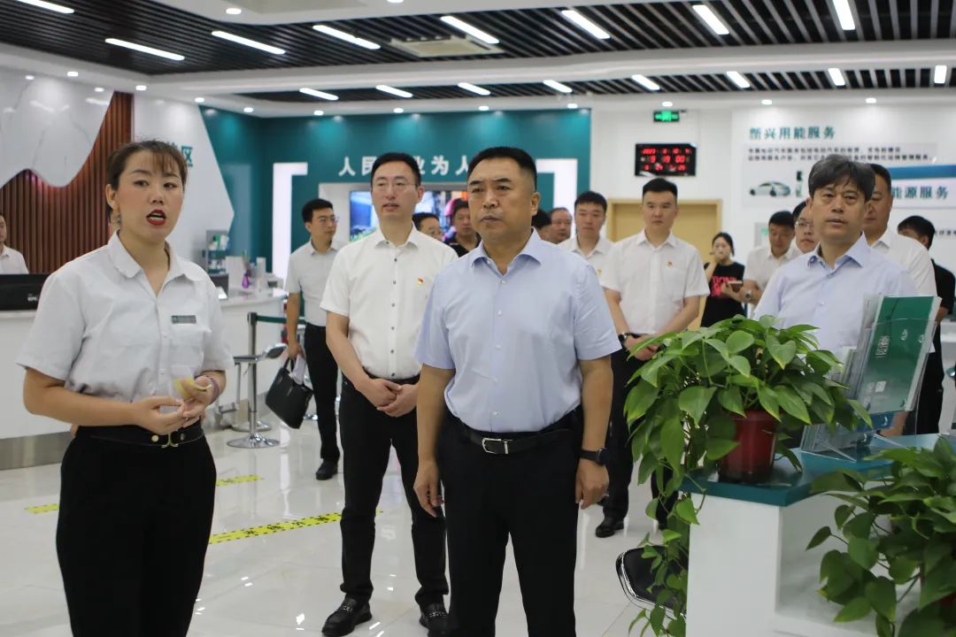 香河縣委書記梁寶杰、縣長李海濱調(diào)研國網(wǎng)香河縣供電公司重點工作
