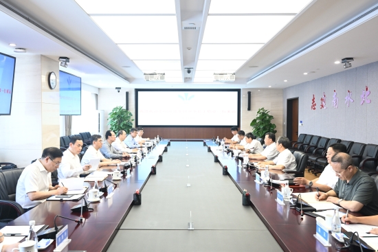中國(guó)電建黨委書記、董事長(zhǎng)丁焰章與中國(guó)南水北調(diào)集團(tuán)黨組書記、董事長(zhǎng)蔣旭光會(huì)談