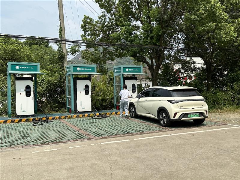 各類政策支持新能源汽車和充電樁下鄉(xiāng)，但村里真的需要這么多充電樁嗎?