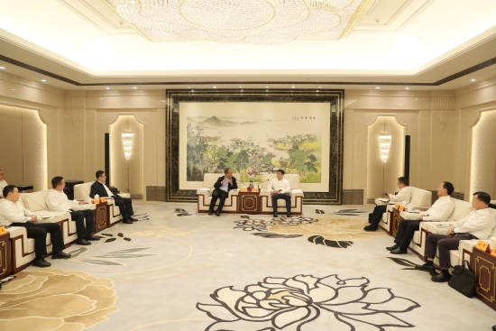 中國(guó)電建黨委副書記、總經(jīng)理王斌與江蘇省委常委、蘇州市委書記曹路寶舉行會(huì)談