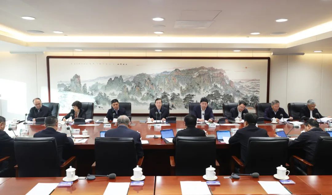 國家電網(wǎng)公司領(lǐng)導(dǎo)班子和專職助理、總師、副總師2024年調(diào)研座談會(huì)召開