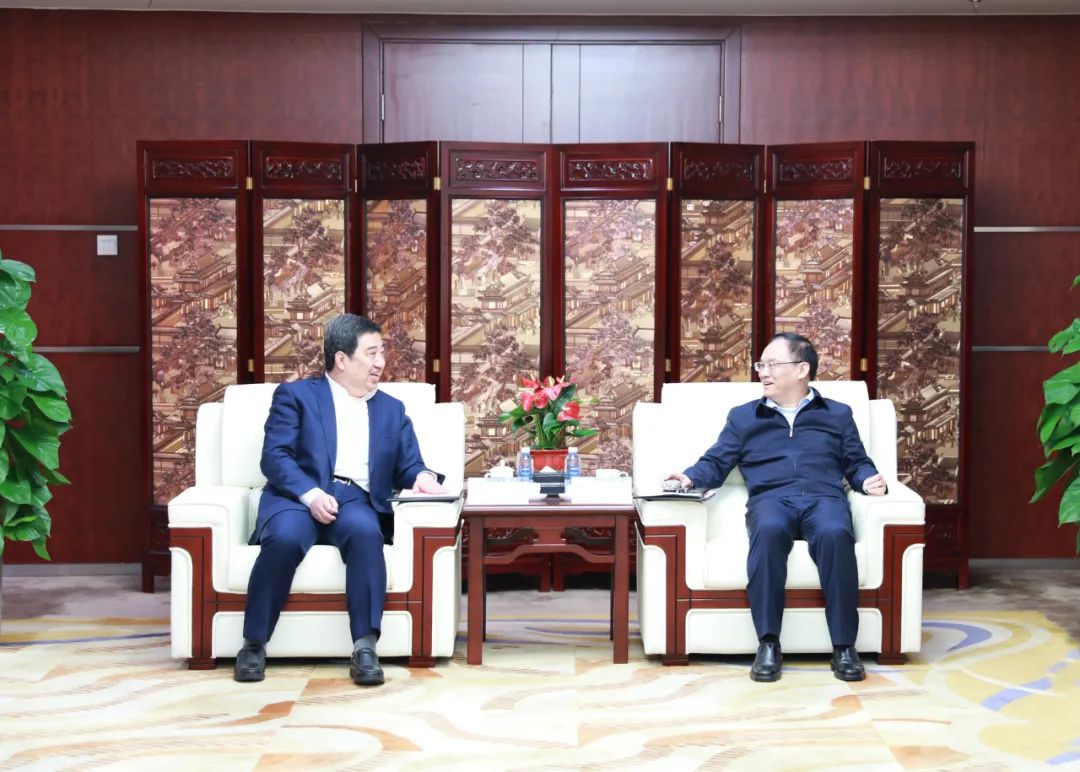 中國電氣裝備白忠泉董事長、周群總經(jīng)理拜訪中鋁集團董事長段向東、總經(jīng)理王石磊