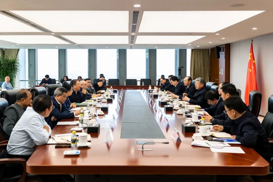 國(guó)家能源集團(tuán)董事長(zhǎng)劉國(guó)躍會(huì)見(jiàn)廣西壯族自治區(qū)政府黨組成員、國(guó)資委黨委書(shū)記秦如培