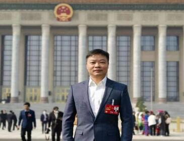 【兩會(huì)好聲音】全國(guó)人大代表、小鵬汽車(chē)董事長(zhǎng)何小鵬：探索限定場(chǎng)景無(wú)人駕駛法規(guī)，助力車(chē)網(wǎng)融合和低空經(jīng)濟(jì)騰飛