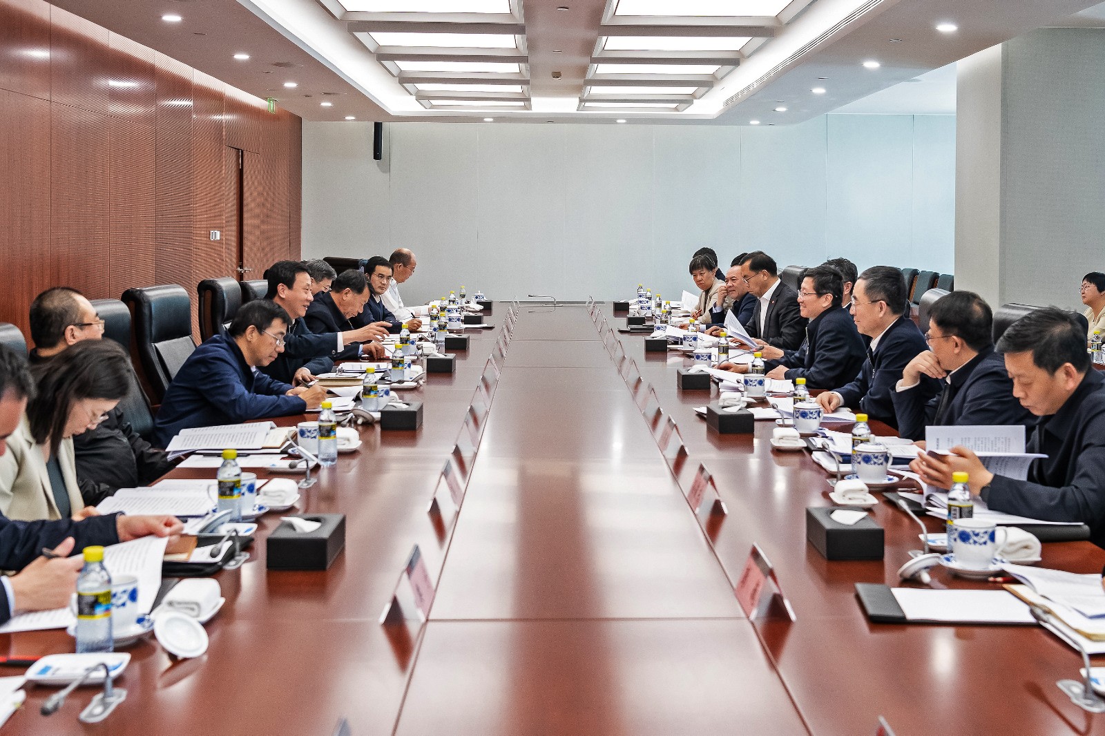 國(guó)家能源局黨組成員、副局長(zhǎng)任京東一行到國(guó)家能源集團(tuán)調(diào)研