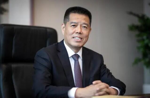 加快推動傳統(tǒng)煤炭企業(yè)向新能源企業(yè)轉(zhuǎn)型發(fā)展——訪全國人大代表，山東能源集團(tuán)黨委書記、董事長 李偉