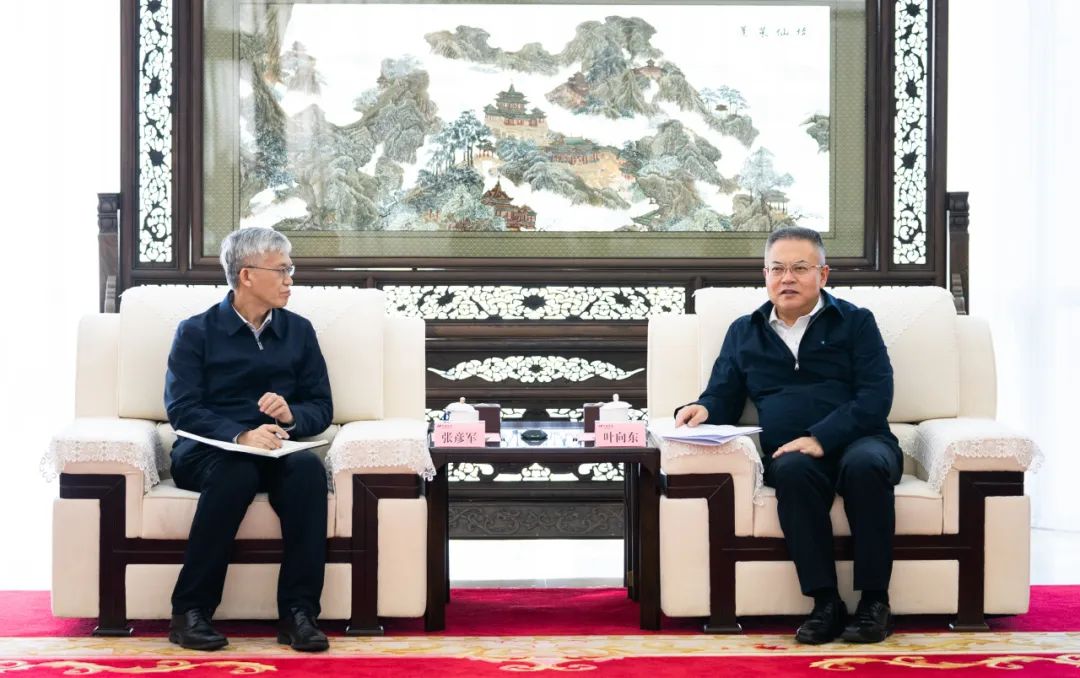 華電集團(tuán)黨組副書(shū)記、董事、總經(jīng)理葉向東會(huì)見(jiàn)東方電氣董事、總經(jīng)理、黨組副書(shū)記張彥軍