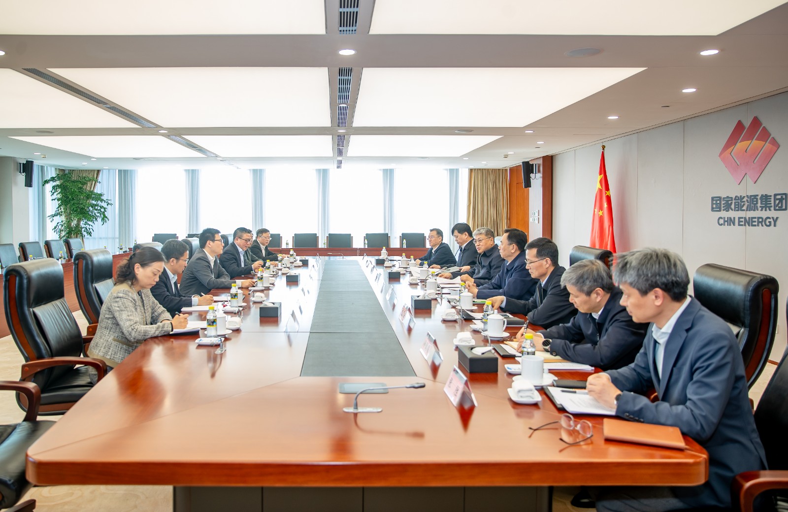 國家能源集團(tuán)黨組書記、董事長劉國躍會(huì)見上海電氣集團(tuán)黨委書記、董事長吳磊