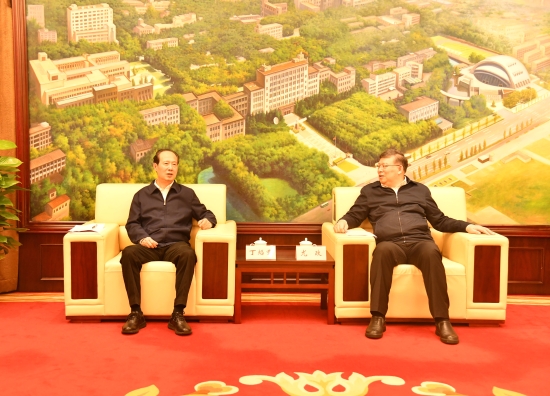 中國電建黨委書記、董事長丁焰章與華中科技大學(xué)校長尤政會談