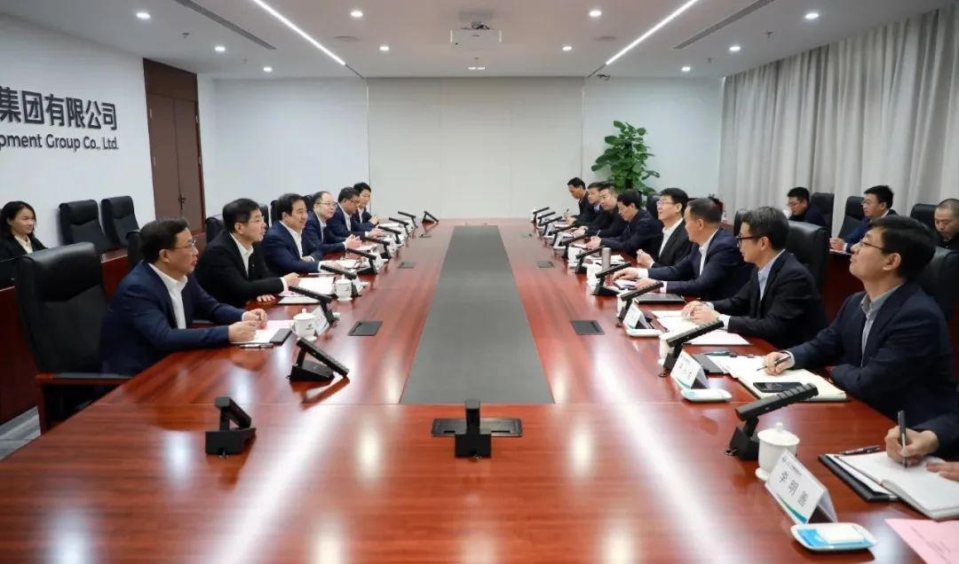 中國電氣裝備黨委書記、董事長白忠泉會見甘肅電氣集團董事長劉萬祥、天水市副市長胡志勇