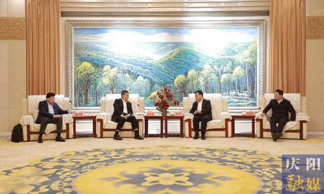 慶陽市委書記黃澤元、市長周繼軍與山東能源集團(tuán)黨委書記、董事長李偉一行座談