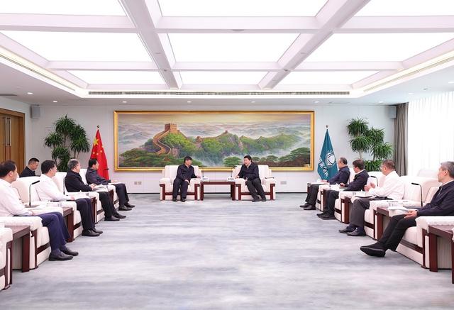 國家電網(wǎng)董事長、黨組書記張智剛董事長與三峽集團(tuán)董事長劉偉平、總經(jīng)理韓君會(huì)談