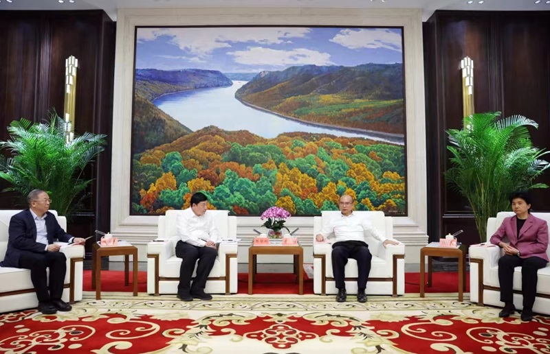 黑龍江省委書記許勤、省委副書記梁惠玲會(huì)見國(guó)家電網(wǎng)董事長(zhǎng)張智剛一行
