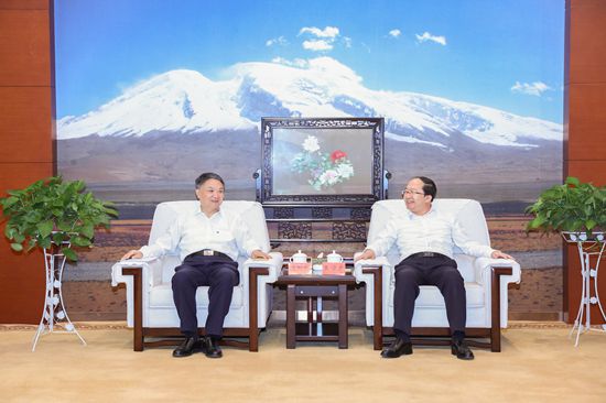 華能集團有限公司黨組書記、董事長溫樞剛拜會克州黨委書記王學東
