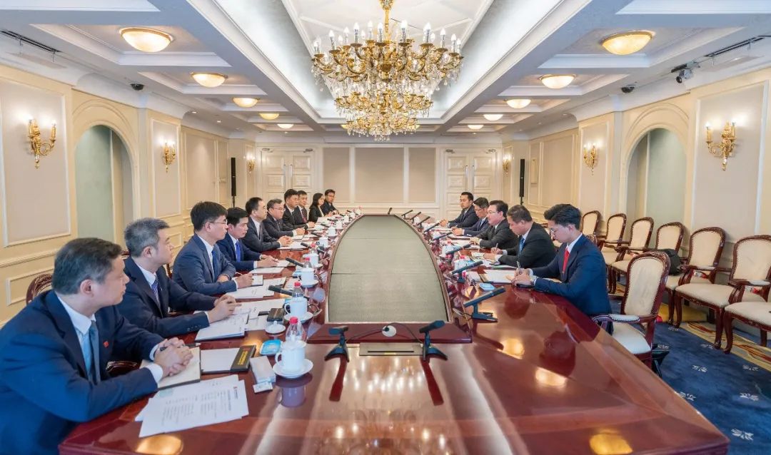 大唐集團(tuán)黨組書記、董事長鄒磊與老撾總理府辦公廳部長、總理首席顧問西納萬·蘇發(fā)努馮會(huì)談
