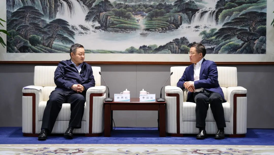 中國(guó)電氣裝備黨委書記、董事長(zhǎng)李洪鳳會(huì)見(jiàn)中國(guó)國(guó)新黨委書記、董事長(zhǎng)徐思偉