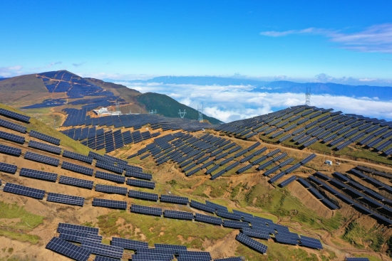 云南昭通羊窩頭、八棵樹光伏項目135兆瓦全容量并網發(fā)電