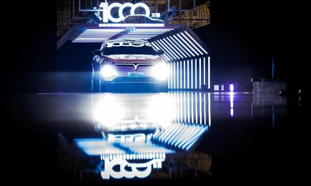 年產(chǎn)量破千萬，中國新能源汽車挑戰(zhàn)中前行