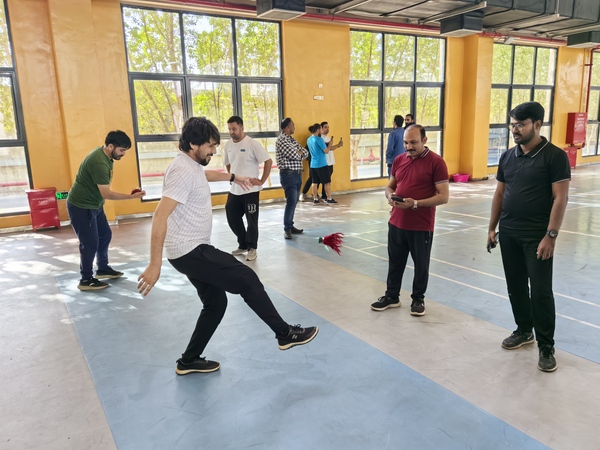 【新春走基層】熱熱鬧鬧過大年，海外堅(jiān)守迎新春