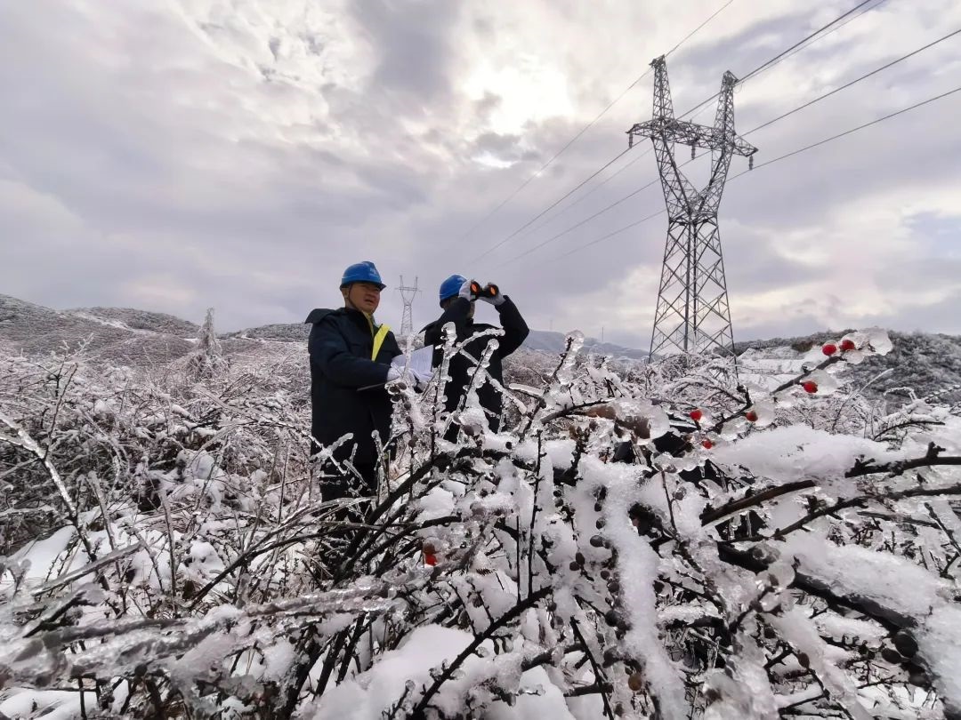 南方電網(wǎng)科技抗冰 讓冰雪“看得見(jiàn)、除得掉、防得住”