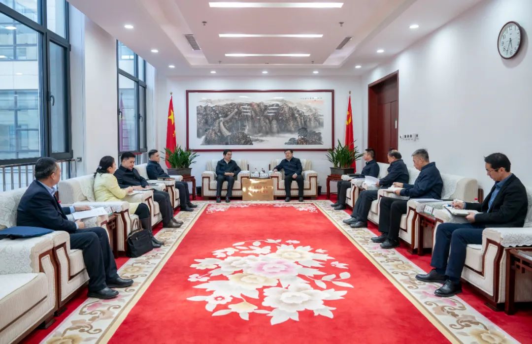 內(nèi)蒙古電力集團(tuán)與包頭市委、市政府交流座談