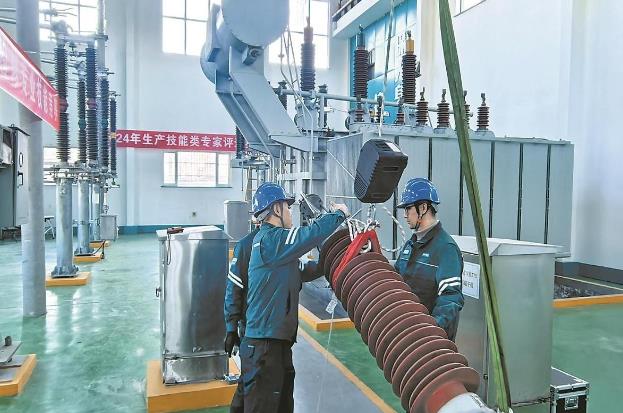 山西晉城供電研制組合器具，變壓器高壓套管吊裝無須登高