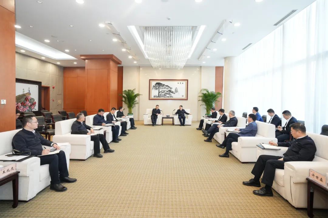 華能集團董事長溫樞剛、總經(jīng)理張文峰會見哈電集團董事長曹志安、總經(jīng)理黃偉